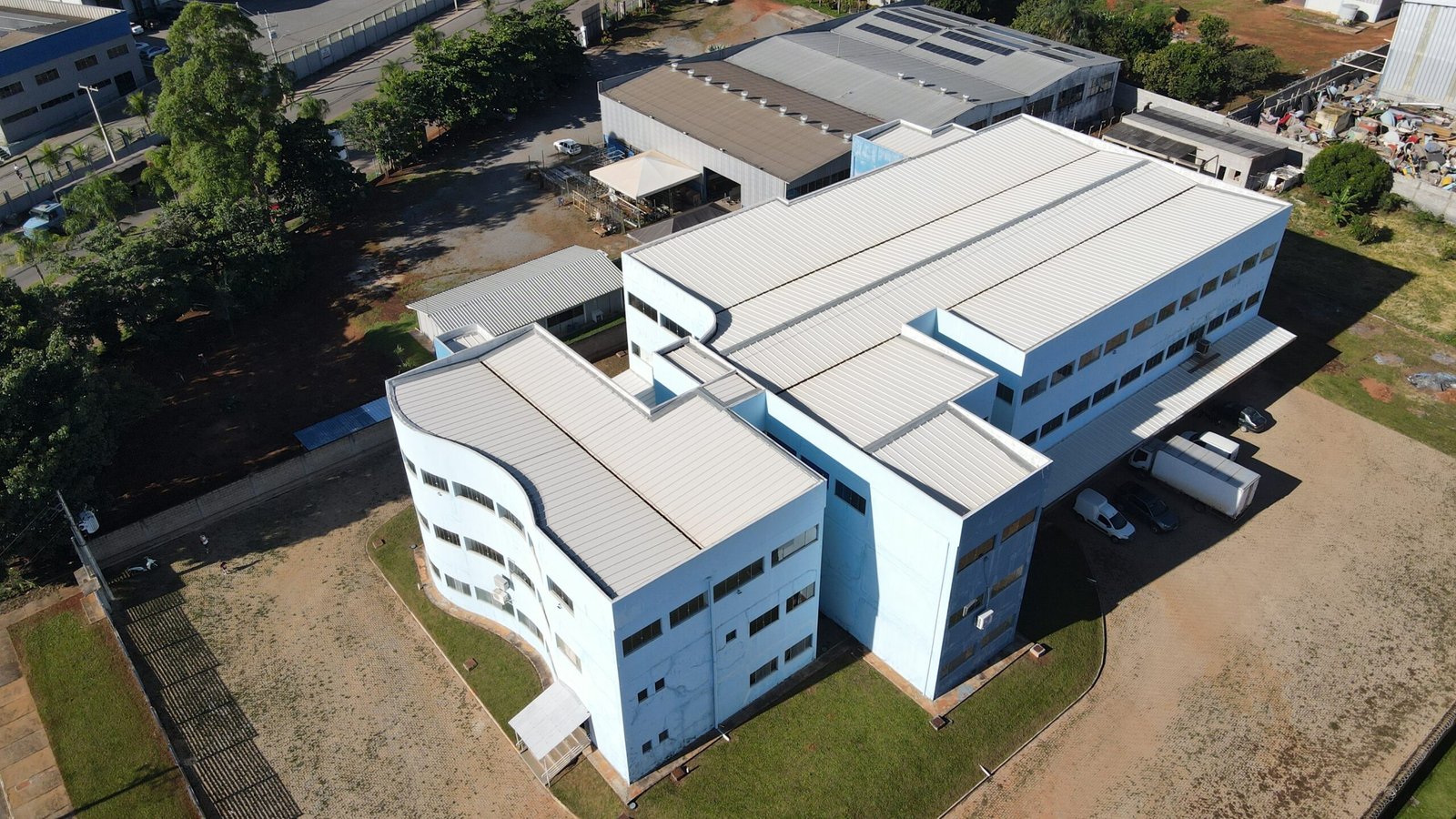 Top view of the full structure distribution